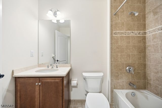 8 Woodstone Circle, Millburn Twp., NJ 07078