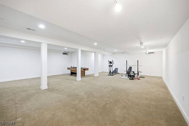 8 Woodstone Circle, Millburn Twp., NJ 07078