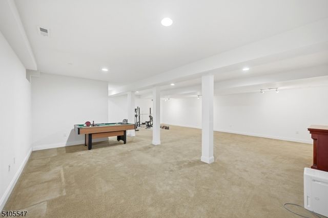 8 Woodstone Circle, Millburn Twp., NJ 07078