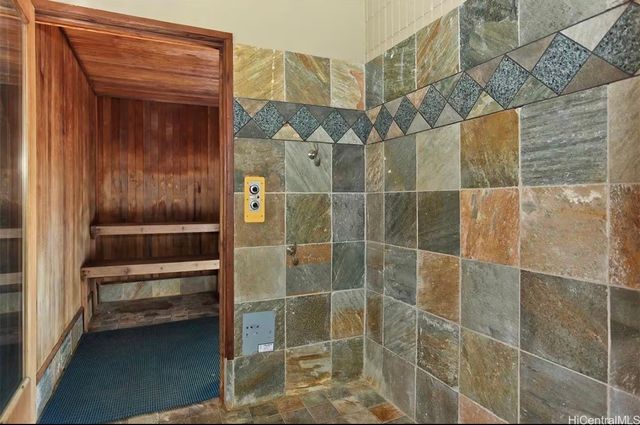 445 Seaside Avenue 2402, Honolulu, HI 96815