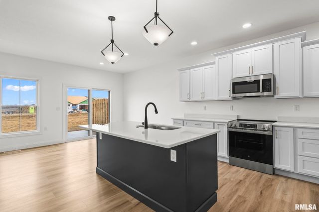 5221 Verdant Lane, Springfield, IL 62711