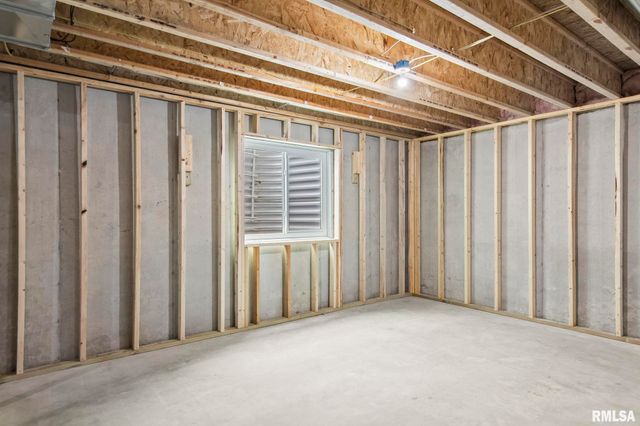 5221 Verdant Lane, Springfield, IL 62711