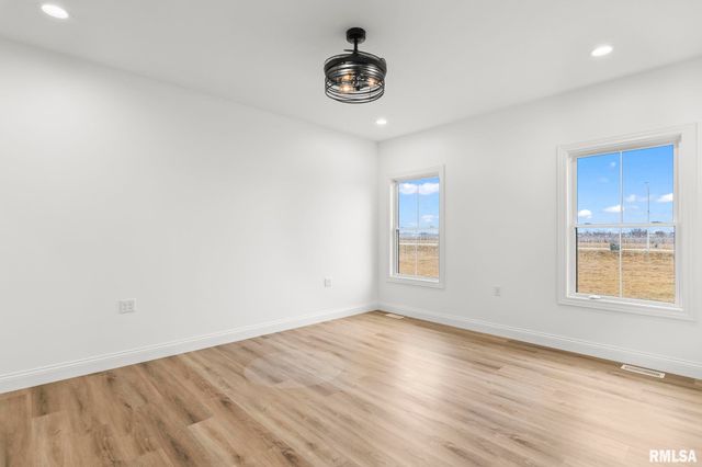 5221 Verdant Lane, Springfield, IL 62711