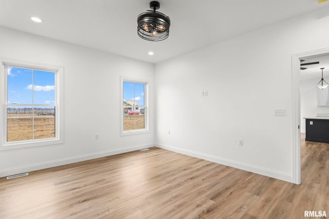 5221 Verdant Lane, Springfield, IL 62711