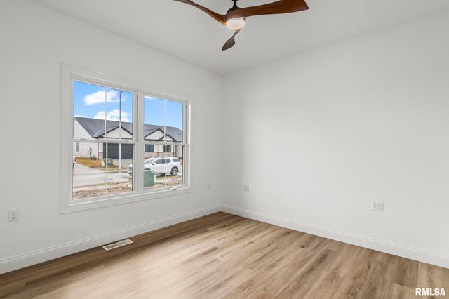 5221 Verdant Lane, Springfield, IL 62711