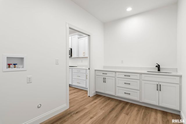 5221 Verdant Lane, Springfield, IL 62711