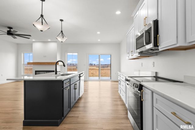 5221 Verdant Lane, Springfield, IL 62711