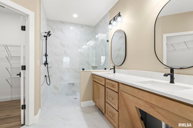 5221 Verdant Lane, Springfield, IL 62711