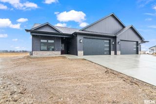 5221 Verdant Lane, Springfield, IL 62711