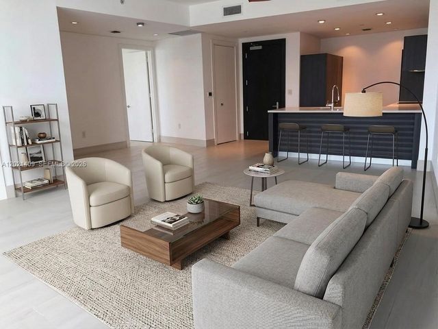 200 Biscayne Boulevard Way 5004, Miami, FL 33131