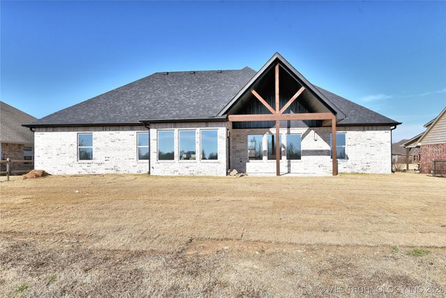 25245 S Creekbank Trail, Claremore, OK 74019