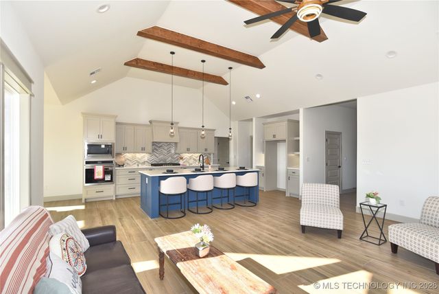 25245 S Creekbank Trail, Claremore, OK 74019