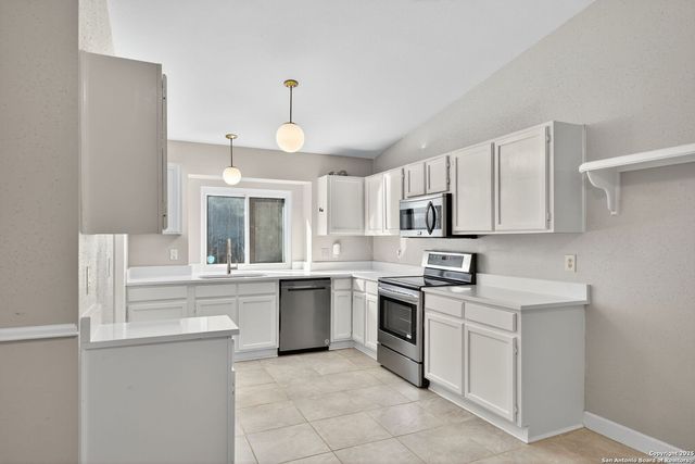 1915 Creek Hollow, San Antonio, TX 78259