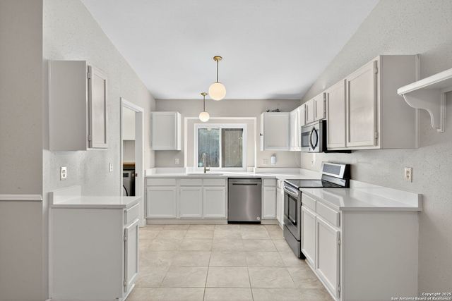 1915 Creek Hollow, San Antonio, TX 78259