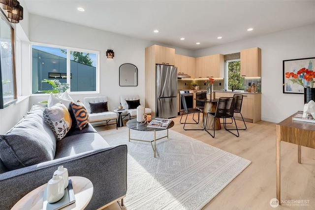 4409 B S Holly Street, Seattle, WA 98118