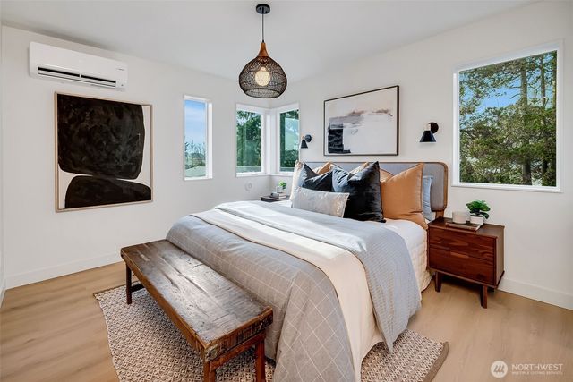 4409 B S Holly Street, Seattle, WA 98118