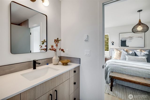 4409 B S Holly Street, Seattle, WA 98118