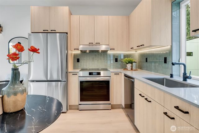 4409 B S Holly Street, Seattle, WA 98118