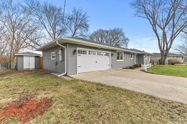 5300 Saint Croix Avenue N, Golden Valley, MN 55422