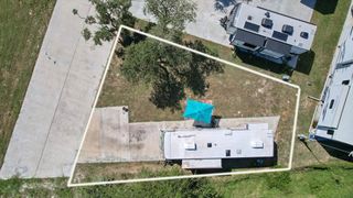 1406 W Corpus Christi St, Rockport, TX 78382