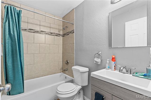 1732 Del Rosa Way, Unincorporated, MO 63138
