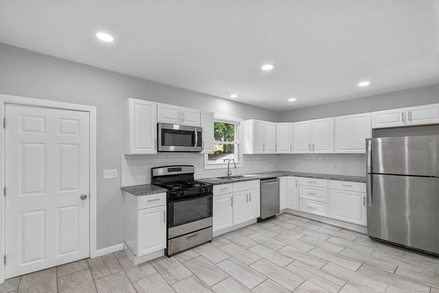 196 Farren Avenue, New Haven, CT 06513