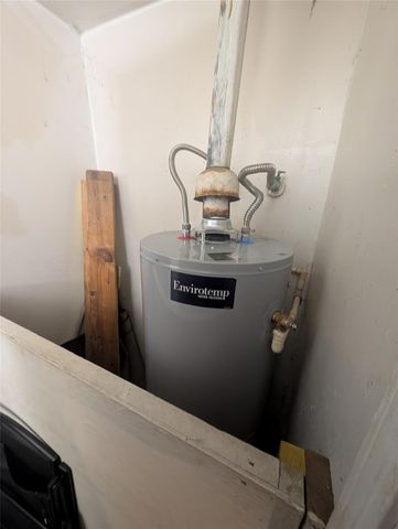 13915 Buffalo Speedway, Houston, TX 77045