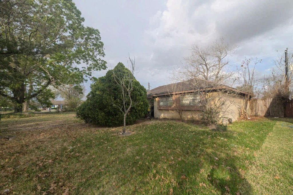 13915 Buffalo Speedway, Houston, TX 77045