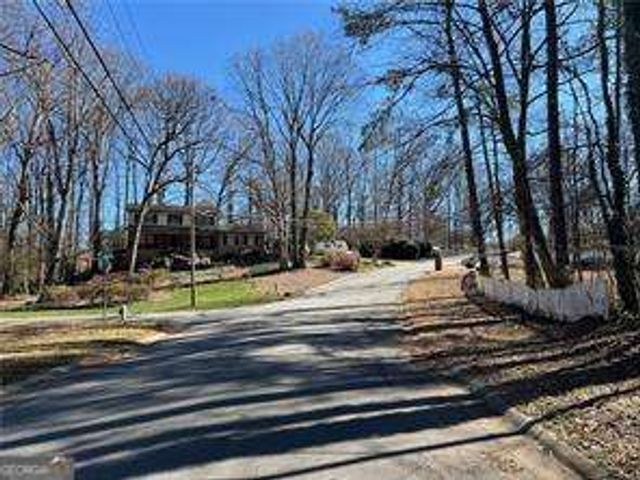 1727 Grandeus Lane SW, Stone Mountain, GA 30087