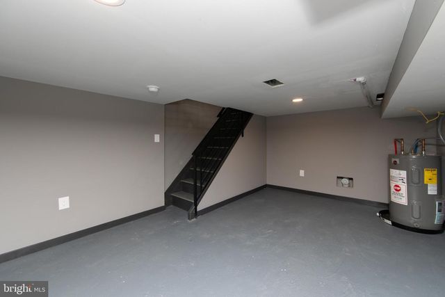 832 LEAGUE ST, Philadelphia, PA 19147
