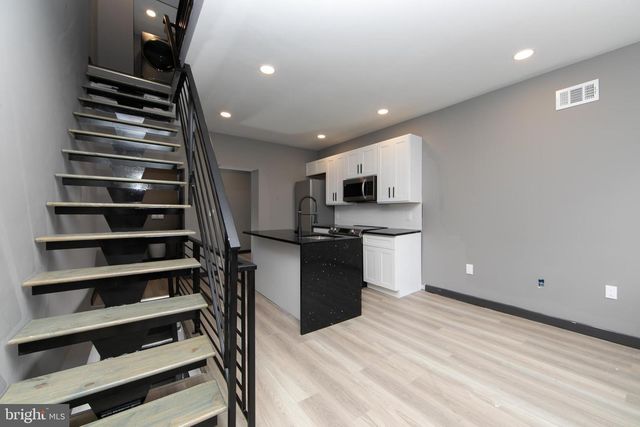 832 LEAGUE ST, Philadelphia, PA 19147