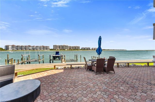 504 La Peninsula BLVD 504, Naples, FL 34113