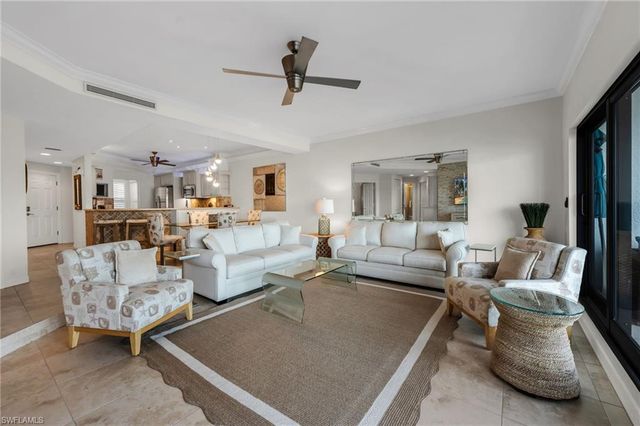 504 La Peninsula BLVD 504, Naples, FL 34113