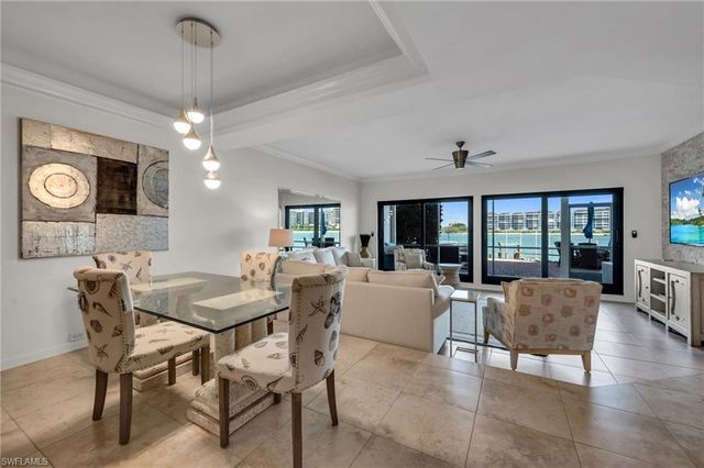 504 La Peninsula BLVD 504, Naples, FL 34113