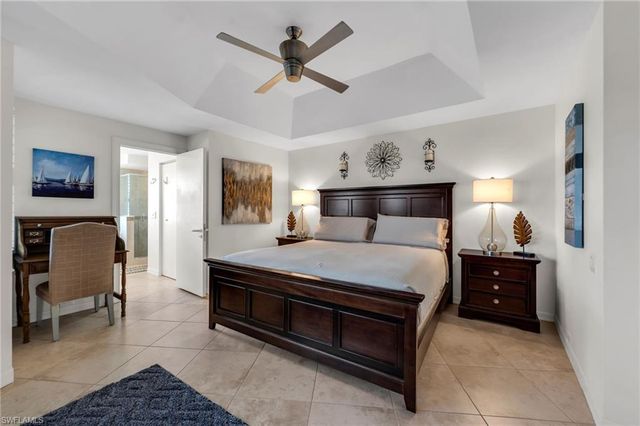 504 La Peninsula BLVD 504, Naples, FL 34113