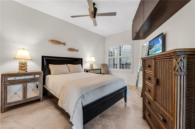 504 La Peninsula BLVD 504, Naples, FL 34113