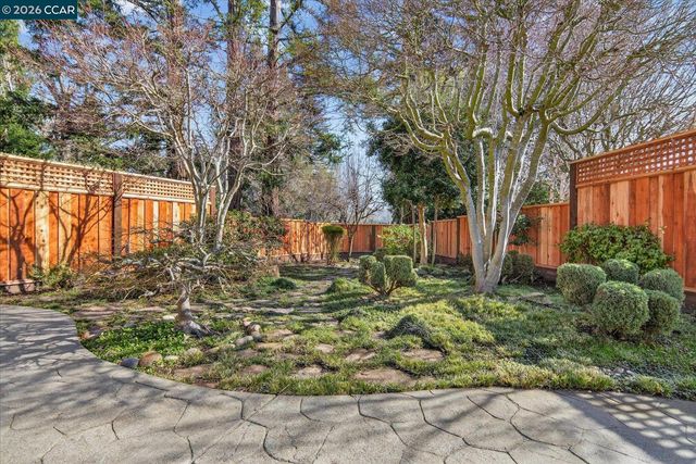 187 Cypress Point Way, Moraga, CA 94556