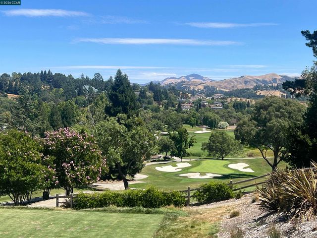 187 Cypress Point Way, Moraga, CA 94556