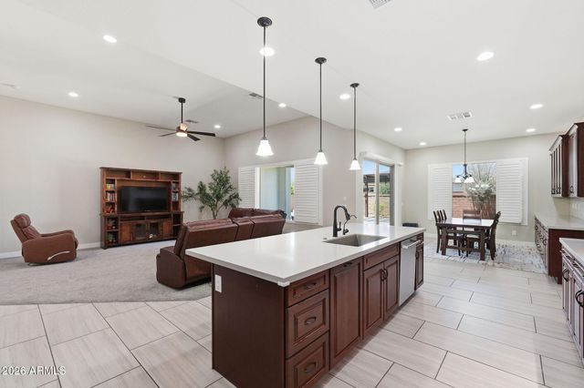 6072 S GRANITE Street, Gilbert, AZ 85298