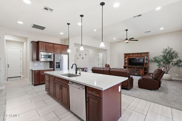 6072 S GRANITE Street, Gilbert, AZ 85298