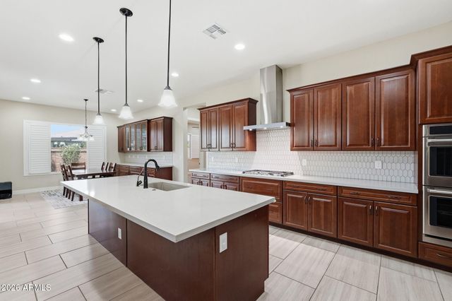 6072 S GRANITE Street, Gilbert, AZ 85298