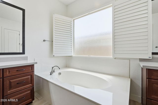 6072 S GRANITE Street, Gilbert, AZ 85298