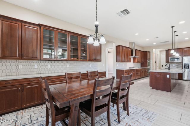 6072 S GRANITE Street, Gilbert, AZ 85298
