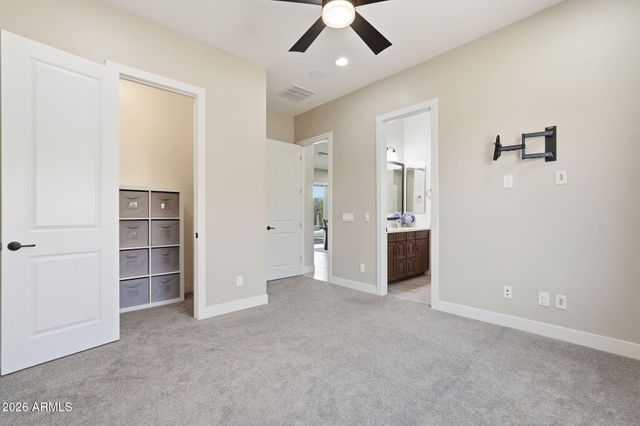 6072 S GRANITE Street, Gilbert, AZ 85298