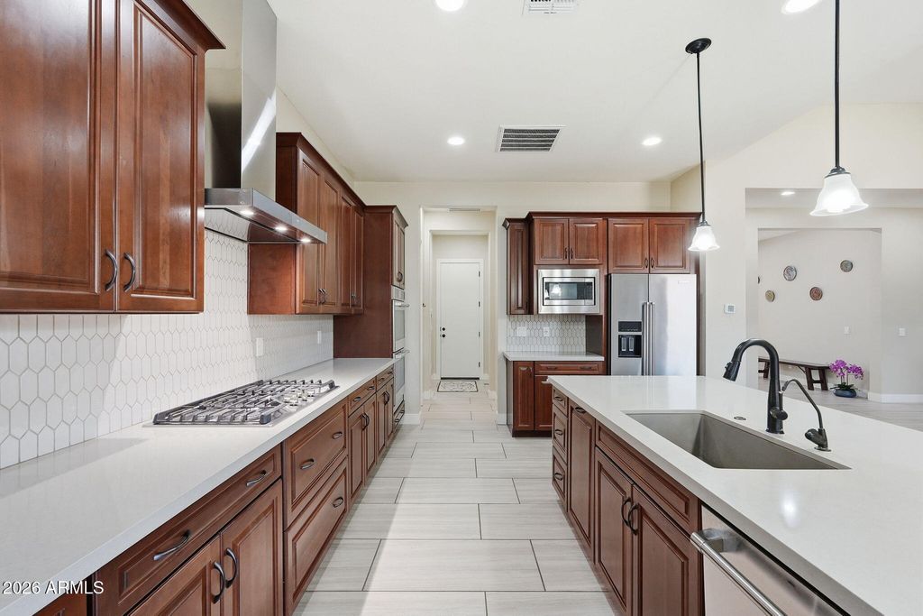 6072 S GRANITE Street, Gilbert, AZ 85298