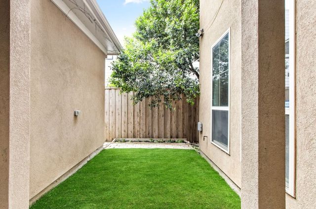 5622 martel Avenue A, Dallas, TX 75206