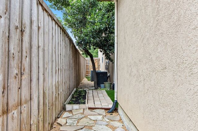 5622 martel Avenue A, Dallas, TX 75206