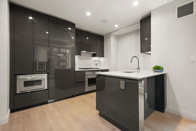 135 Seaport Blvd 1111, Boston, MA 02210
