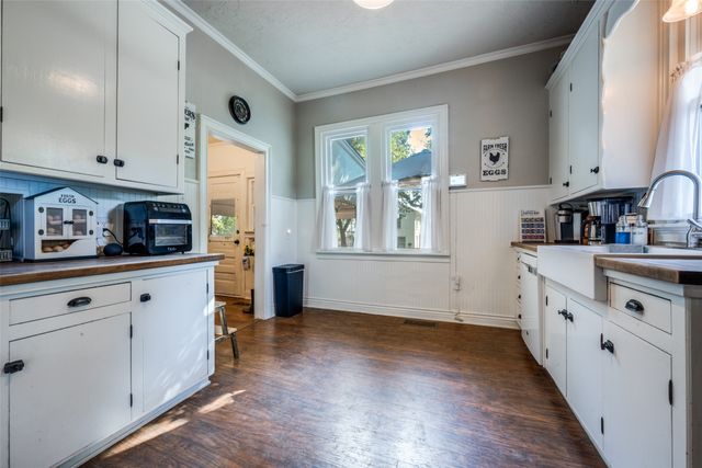 310 E Tarrant Street, Bowie, TX 76230