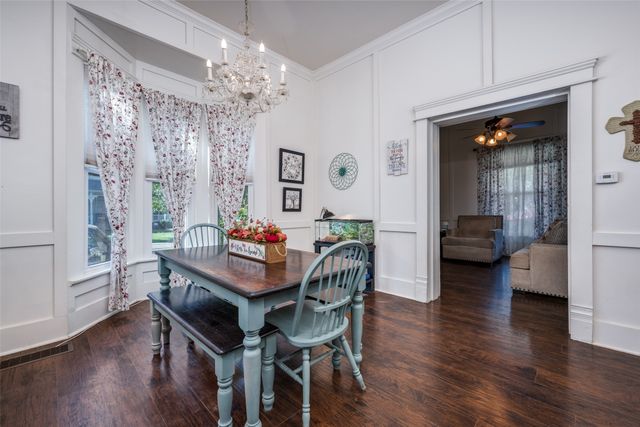 310 E Tarrant Street, Bowie, TX 76230